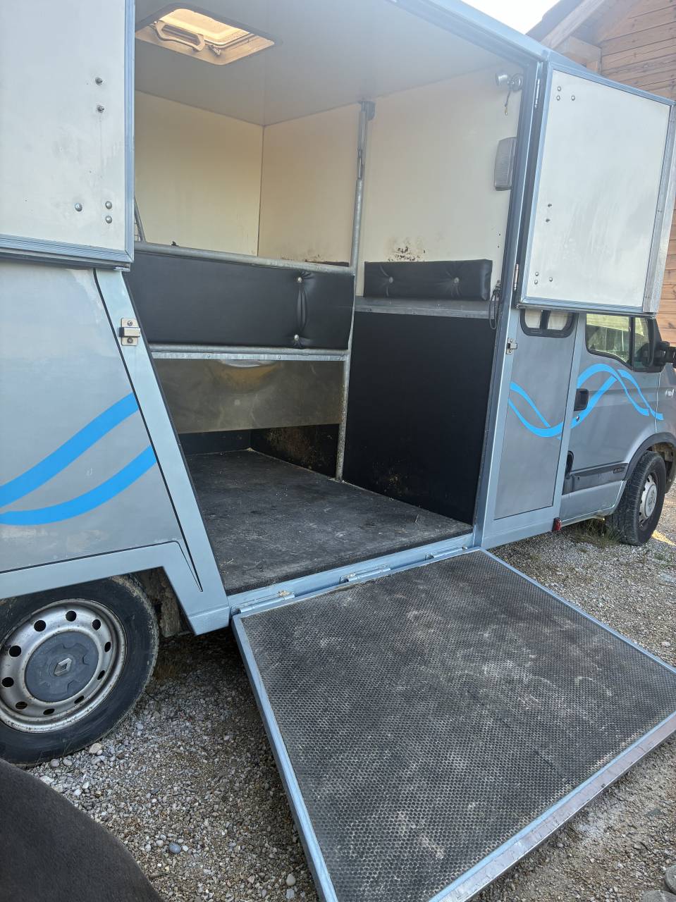 Vend camion VL 150ch 63 400km