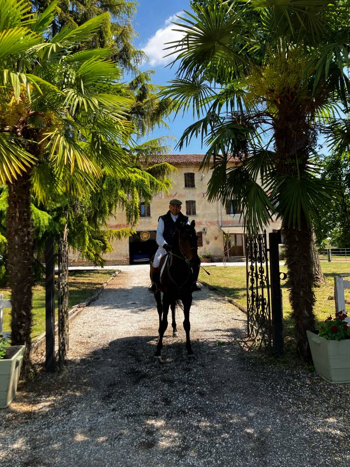 Centre &eacute;questre en Italie &ndash; Groom / &Eacute;tudiant(e) au pair