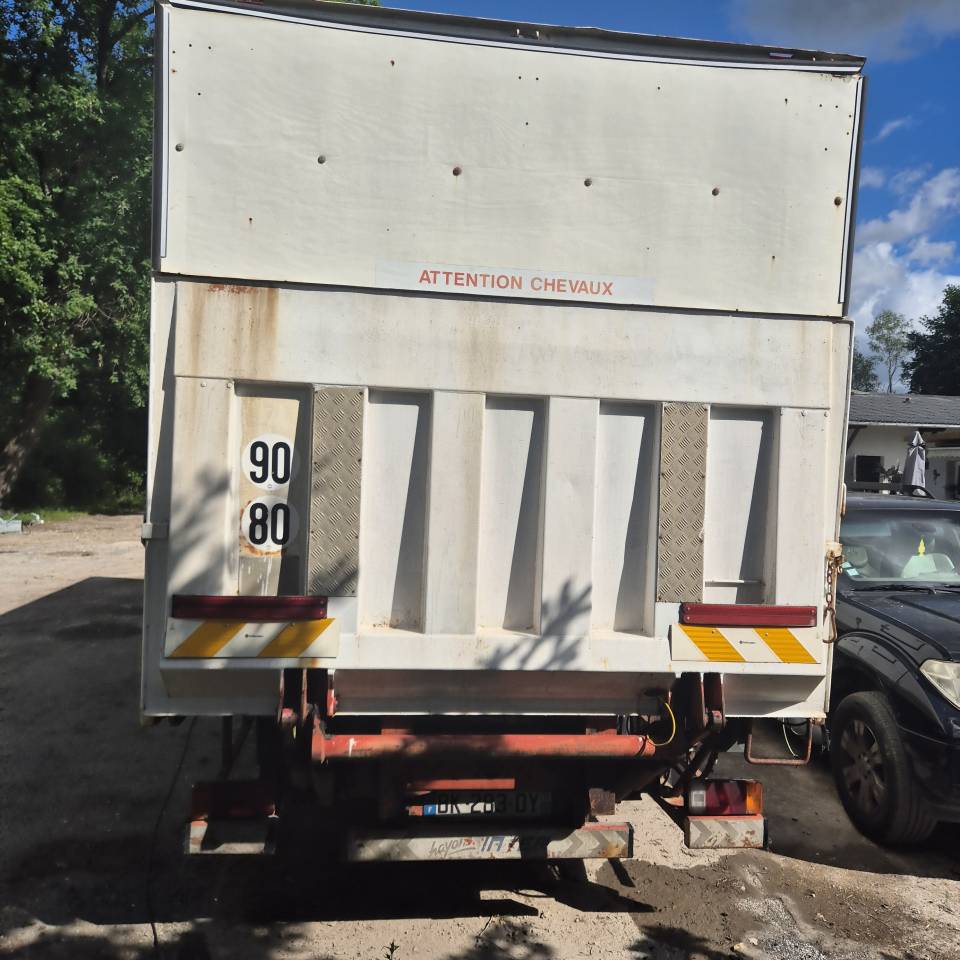 Camion iveco 