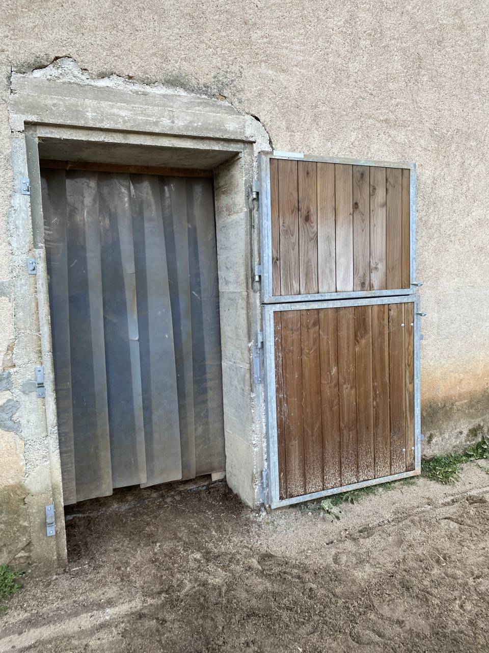 Structure &eacute;questre &agrave; louer dans propri&eacute;t&eacute; berrichonne 