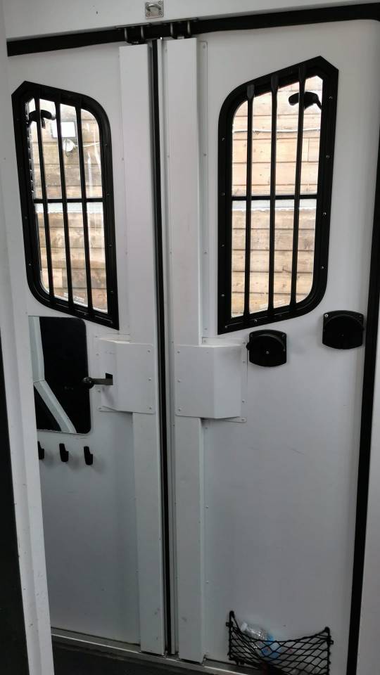 Camion VL 2 chevaux Th&eacute;ault Proteo Switch