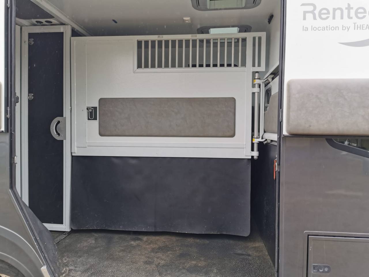 Camion VL 2 chevaux Th&eacute;ault Proteo Switch