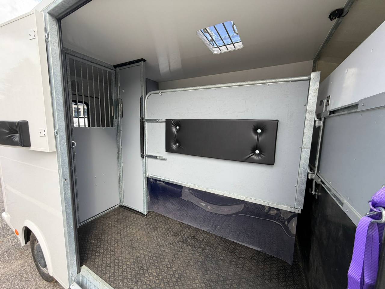 RENAULT MASTER &ndash; 2021 &ndash; 3 PLACES &ndash; STALLE &ndash; 69 000KM
