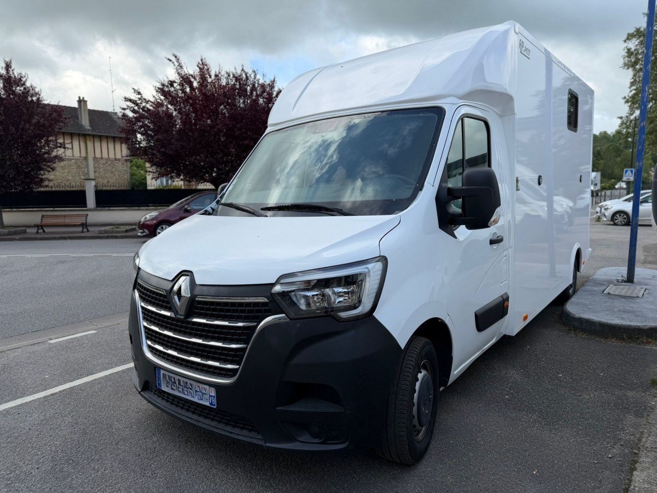 RENAULT MASTER &ndash; 2021 &ndash; 3 PLACES &ndash; STALLE &ndash; 69 000KM
