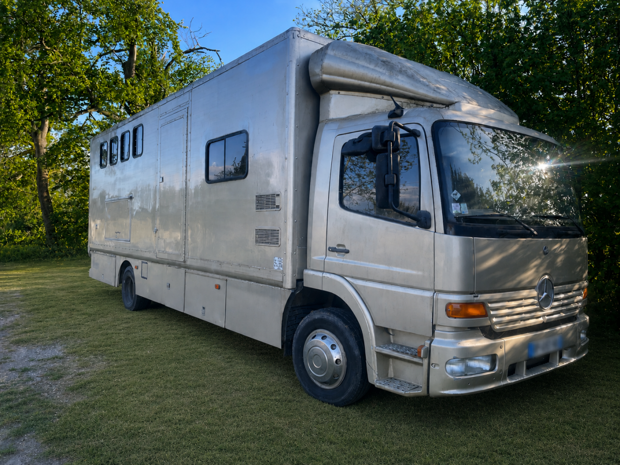 Mercedes PL camion chevaux 