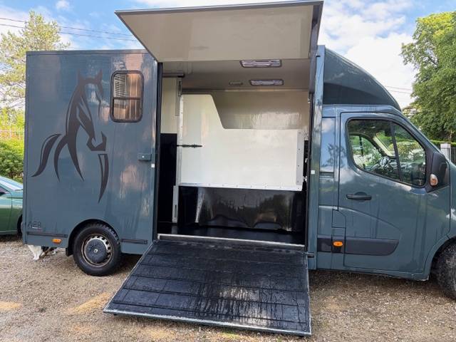 Camion chevaux Renault Master ACR Stalle &ndash; 2018
