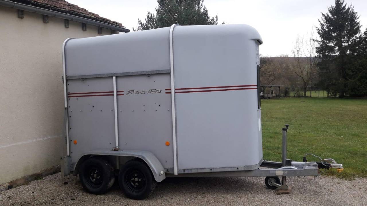Van FAUTRAS PROVAN 2 places
