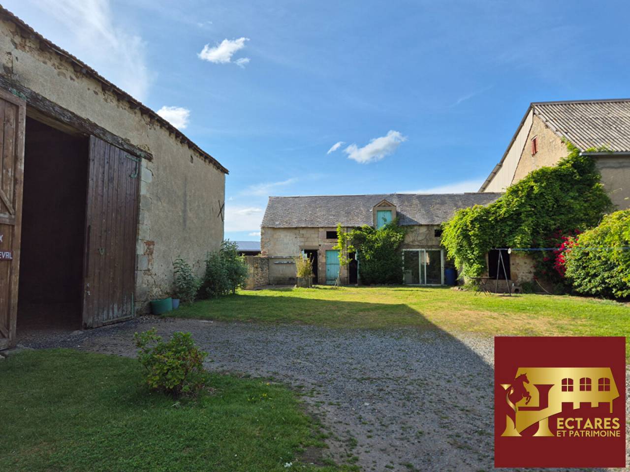 Propri&eacute;t&eacute; equestre Reigny 8 pi&egrave;ce(s) 237 m2