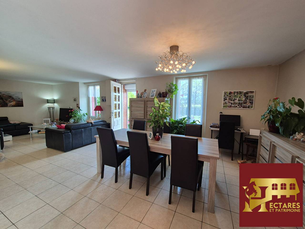 Propri&eacute;t&eacute; equestre Reigny 8 pi&egrave;ce(s) 237 m2