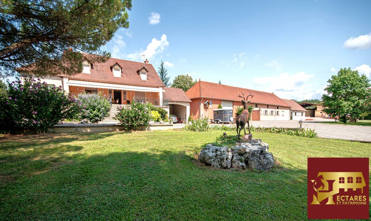 Domaine &eacute;questre + de 30 hectares