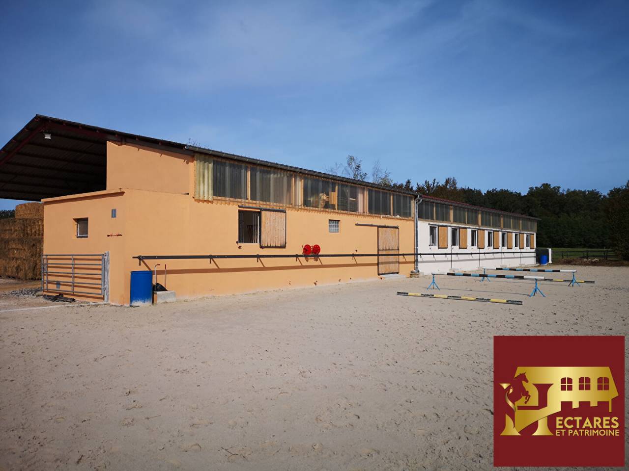 Domaine &eacute;questre + de 30 hectares