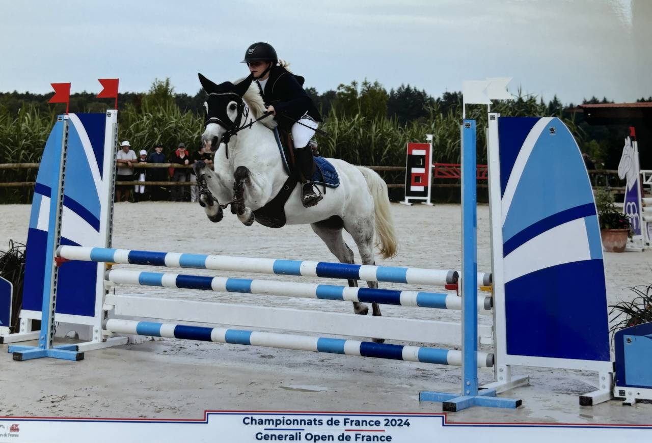  &Agrave; VENDRE &ndash; Ponette grise, 13 ans &ndash; 1m39