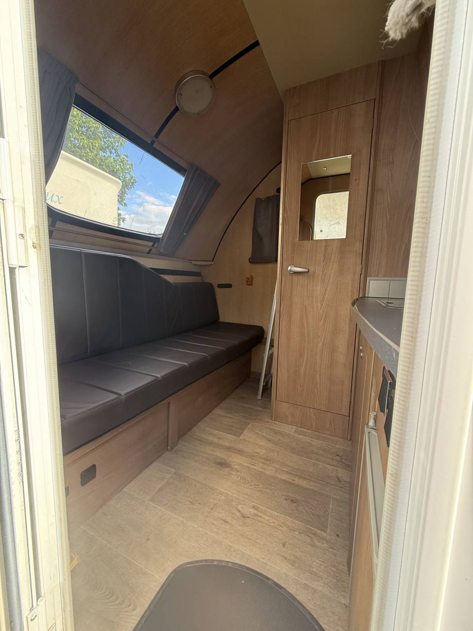van &Eacute;qui Trek Home car