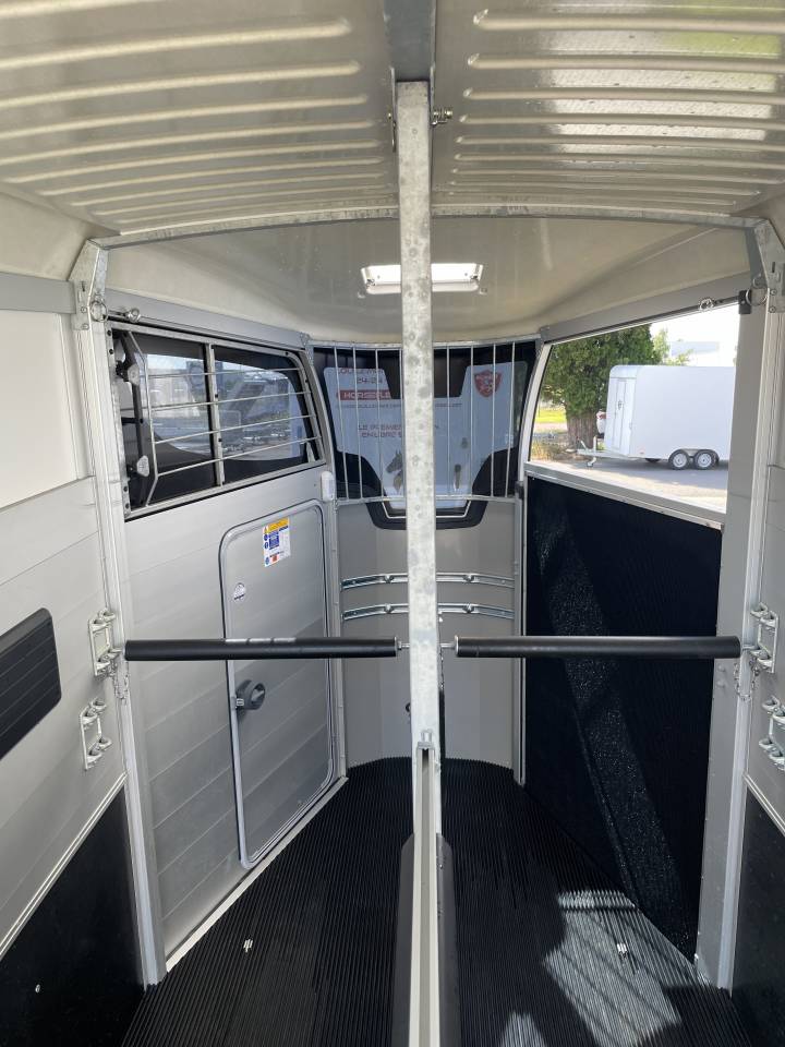 van 2 places  IFOR WILLIAMS