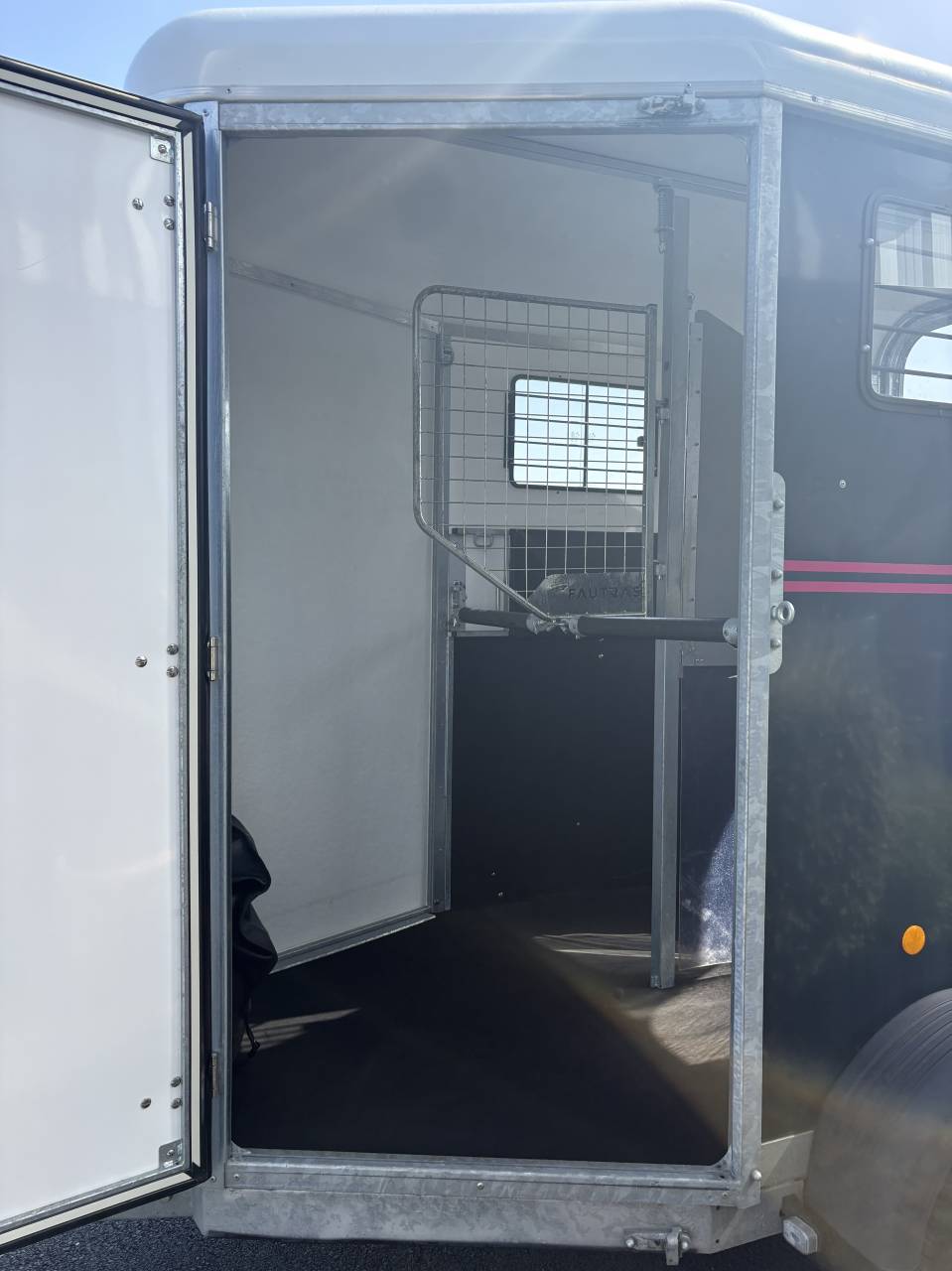 van 2 places  FAUTRAS