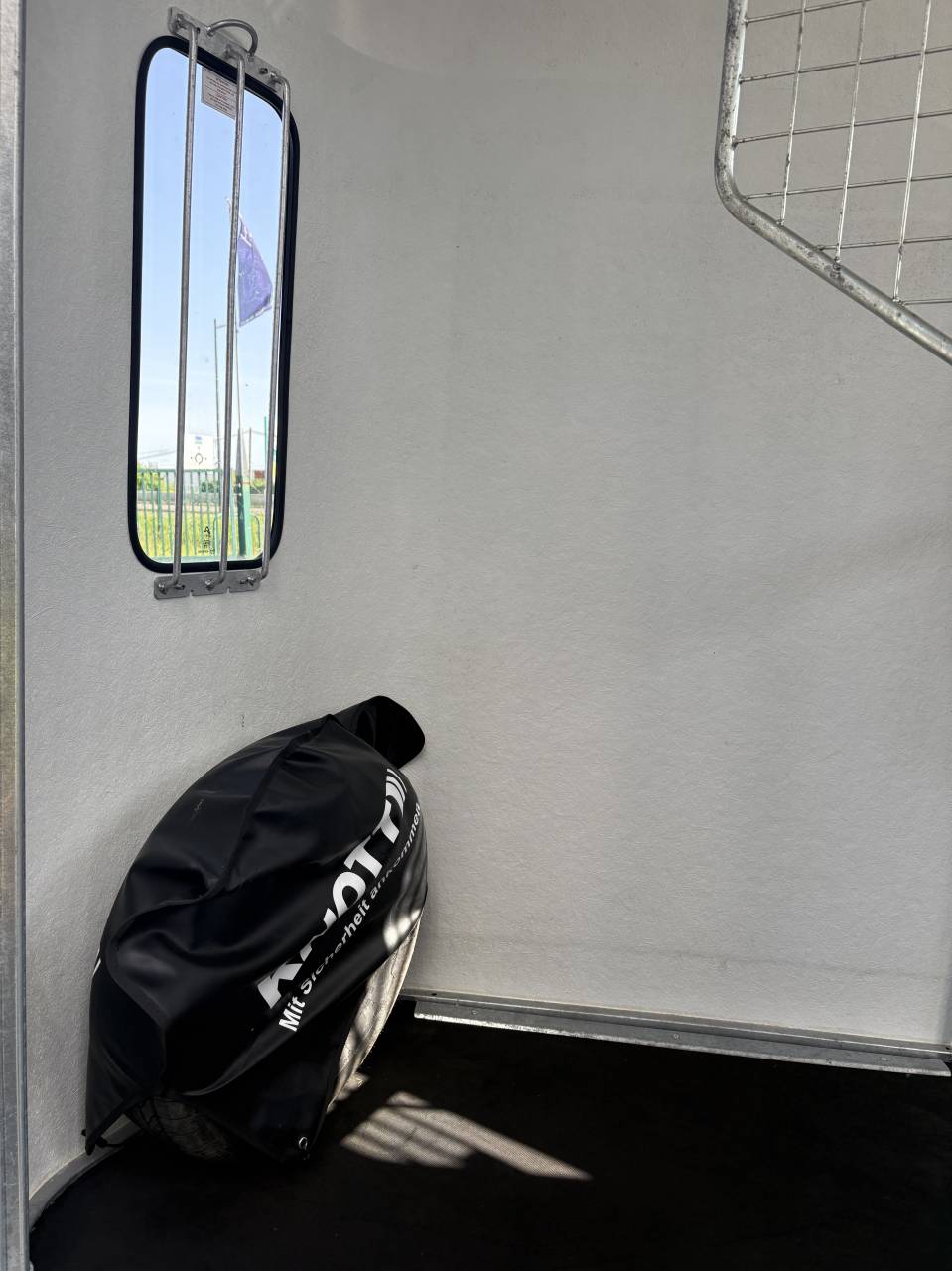 van 2 places  FAUTRAS
