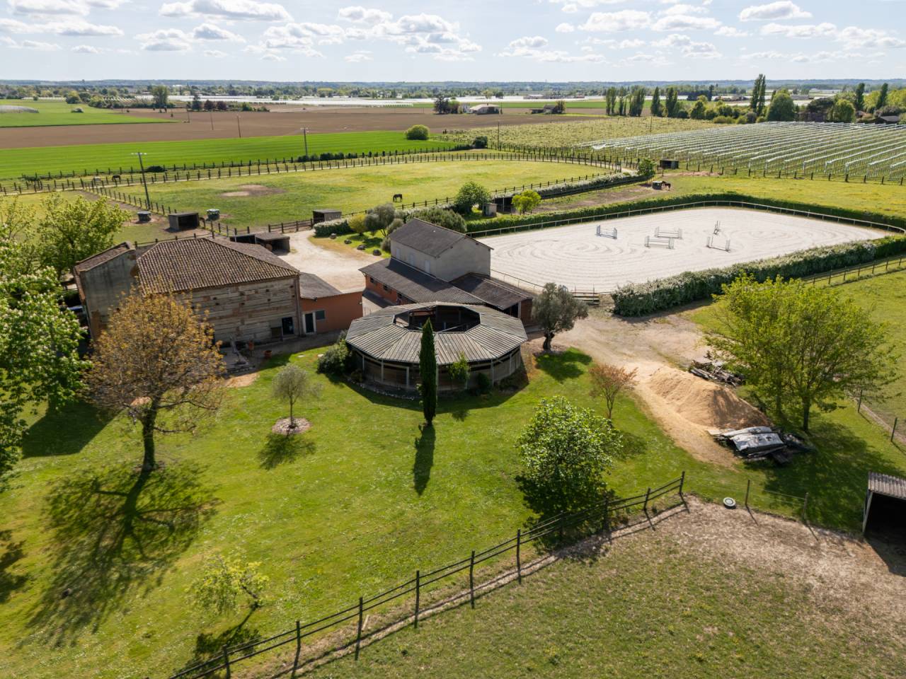 A VENDRE Propri&eacute;t&eacute; &eacute;questre  avec habitation