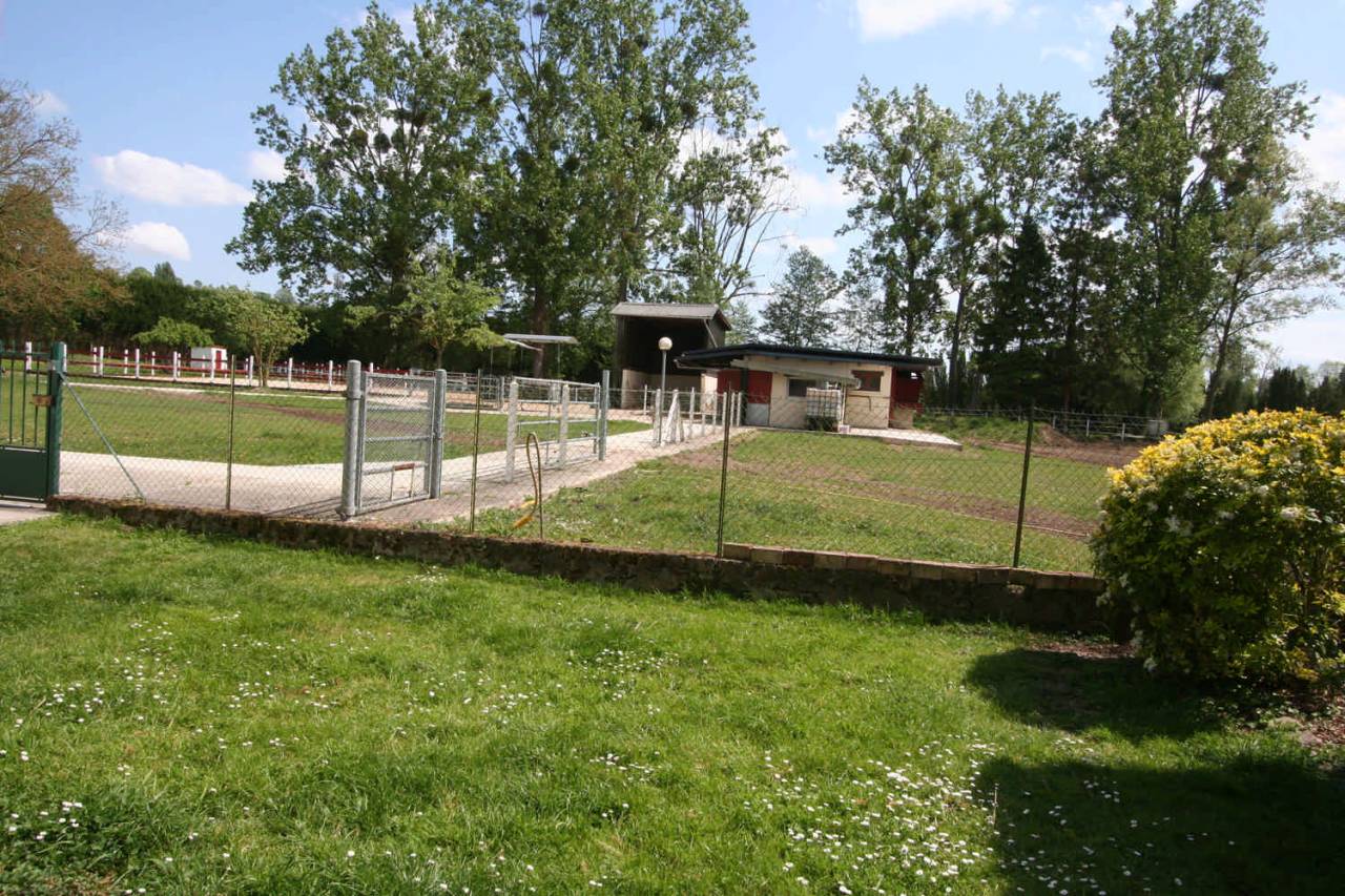 Pension de chevaux du chateaux 76279 Neuville-Ferri&egrave;res