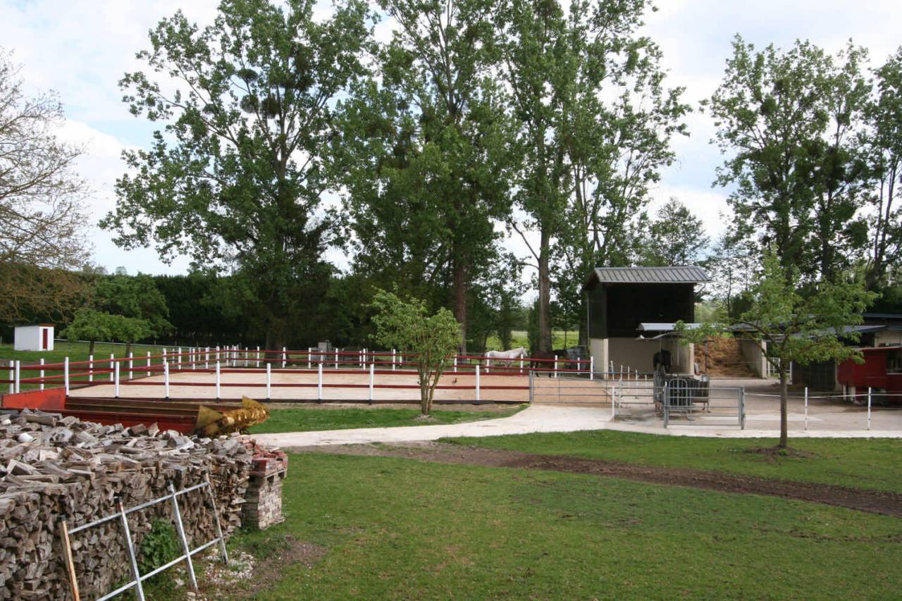 Pension de chevaux du chateaux 76279 Neuville-Ferri&egrave;res