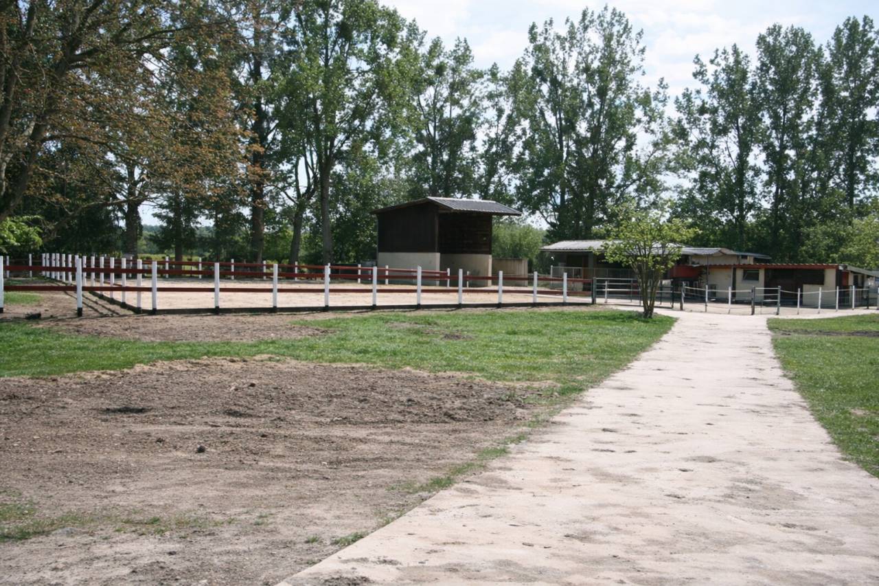 Pension de chevaux du chateaux 76279 Neuville-Ferri&egrave;res