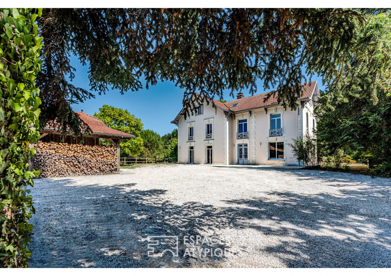 Domaine &eacute;questre d&rsquo;exception avec maison de Ma&icirc;tre