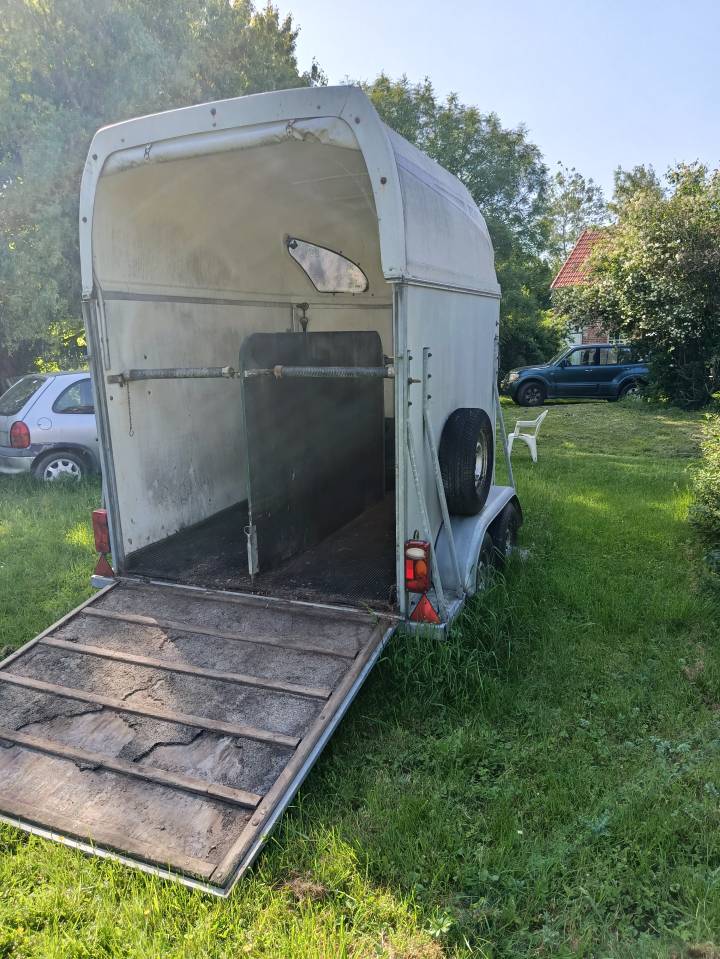 A louer Van 2 chevaux ATEC