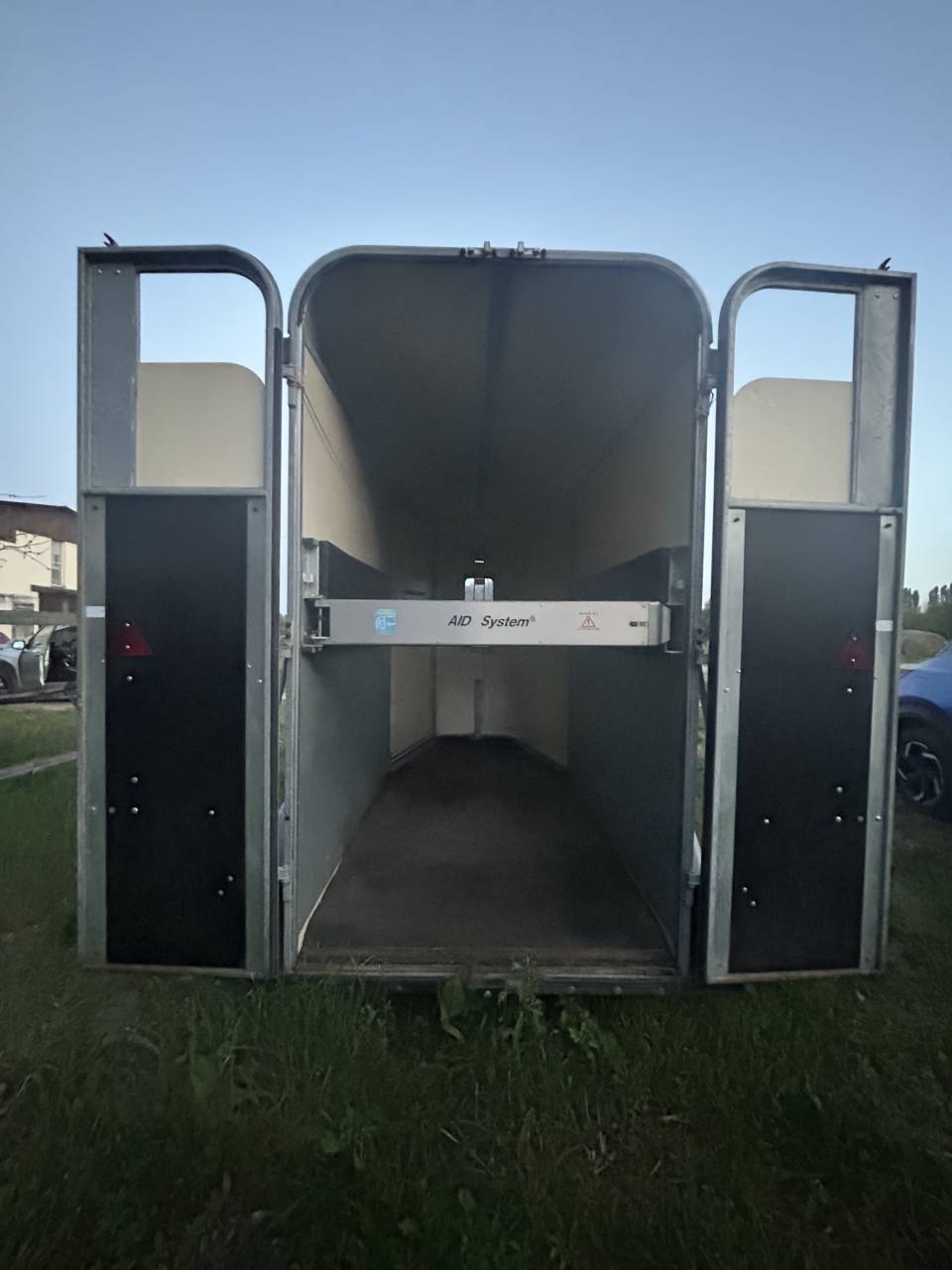 A VENDRE VAN FAUTRAS 1.5 place
