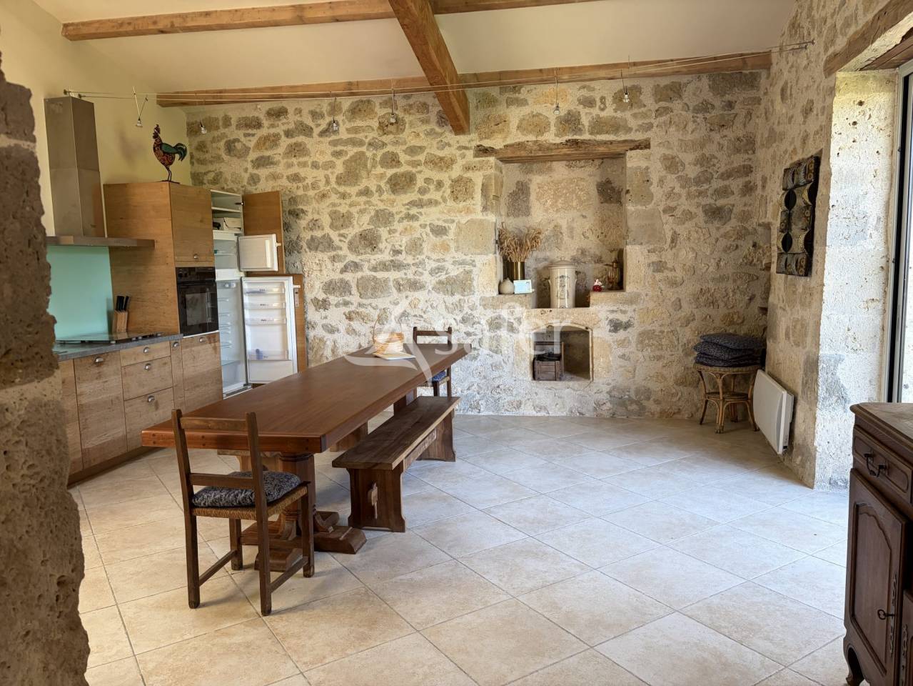 Belle propri&eacute;t&eacute; agricole BIO avec 3 maisons en pierre en tr&egrave;s