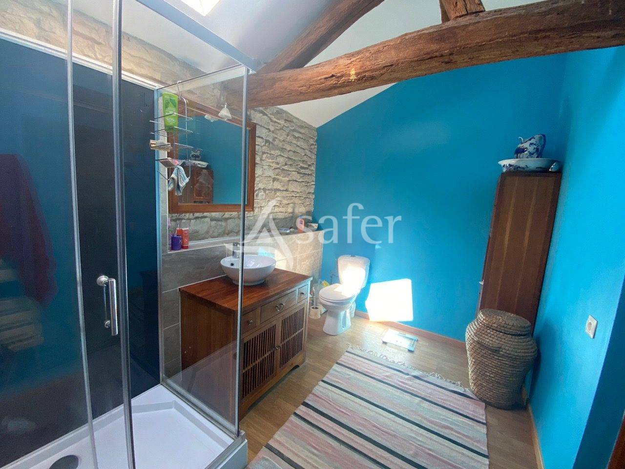 GRANGE VEND&Eacute;ENNE R&Eacute;NOV&Eacute;E SUR 4 HECTARES  365 m&sup2; HABITABLE
