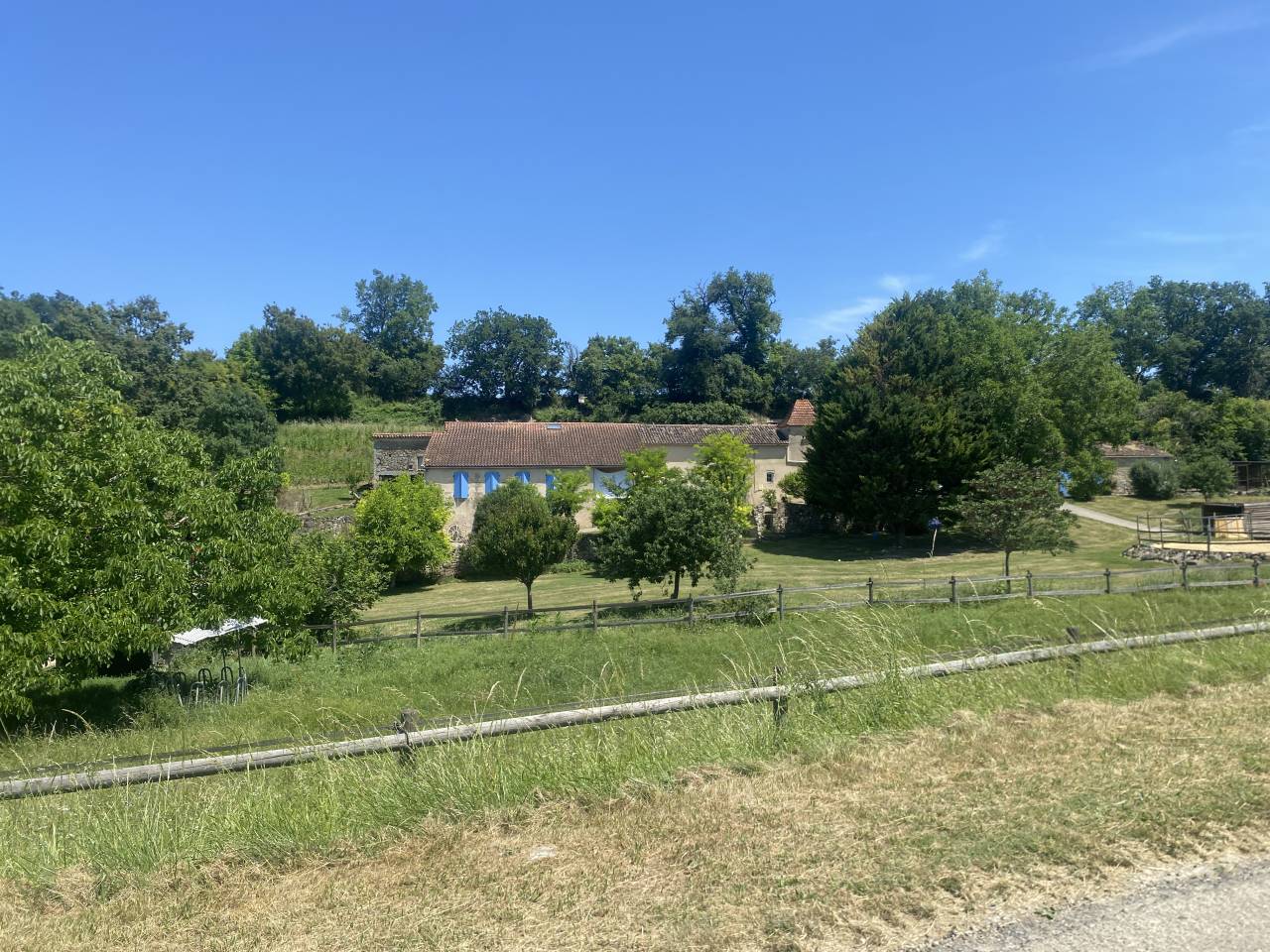 A 10 min de N&eacute;rac, sur plus de 4 hectares, propri&eacute;t&eacute;