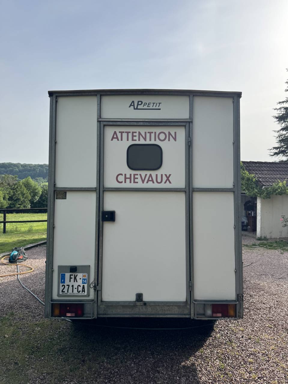 Camion 2 chevaux ct ok 