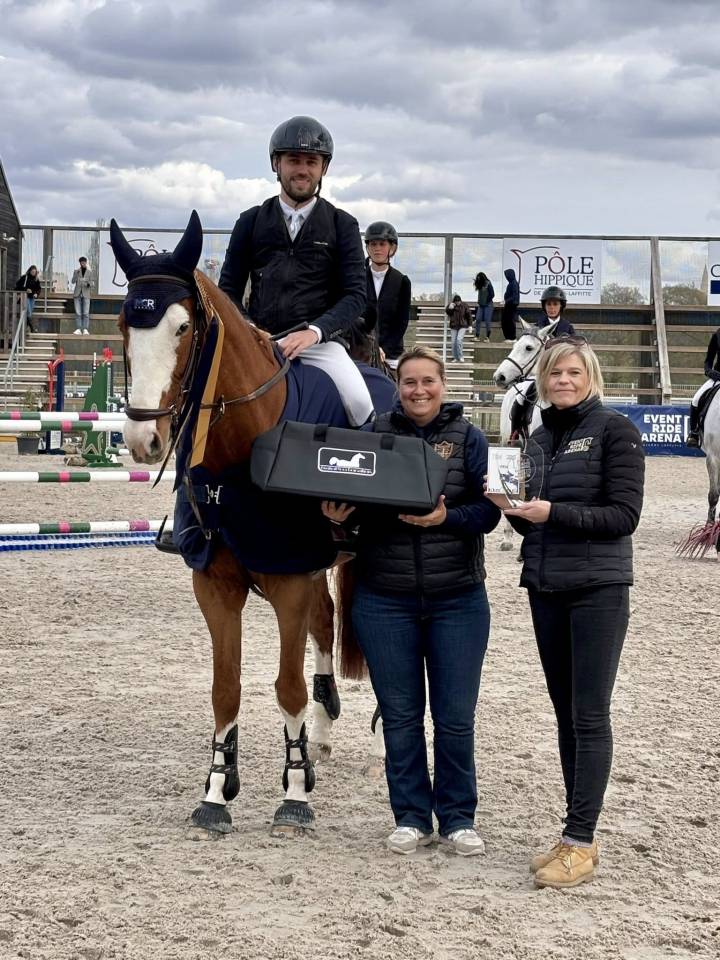 Super hongre de 9 ans pour Amateur &eacute;lite et plus
