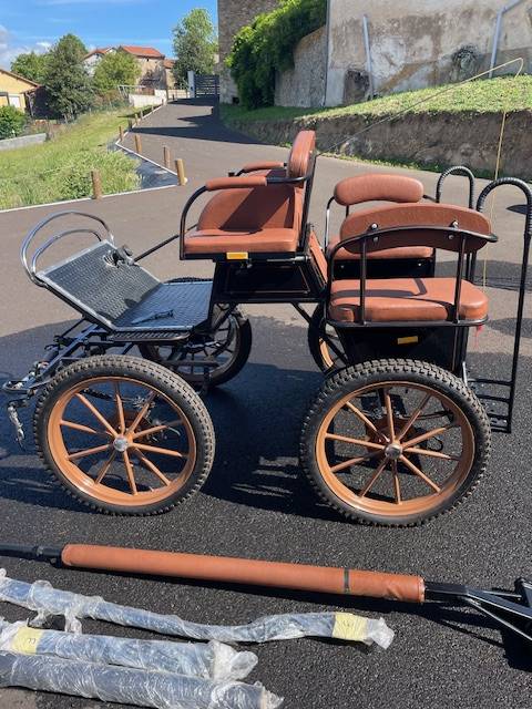 Voiture Training poney 1m30