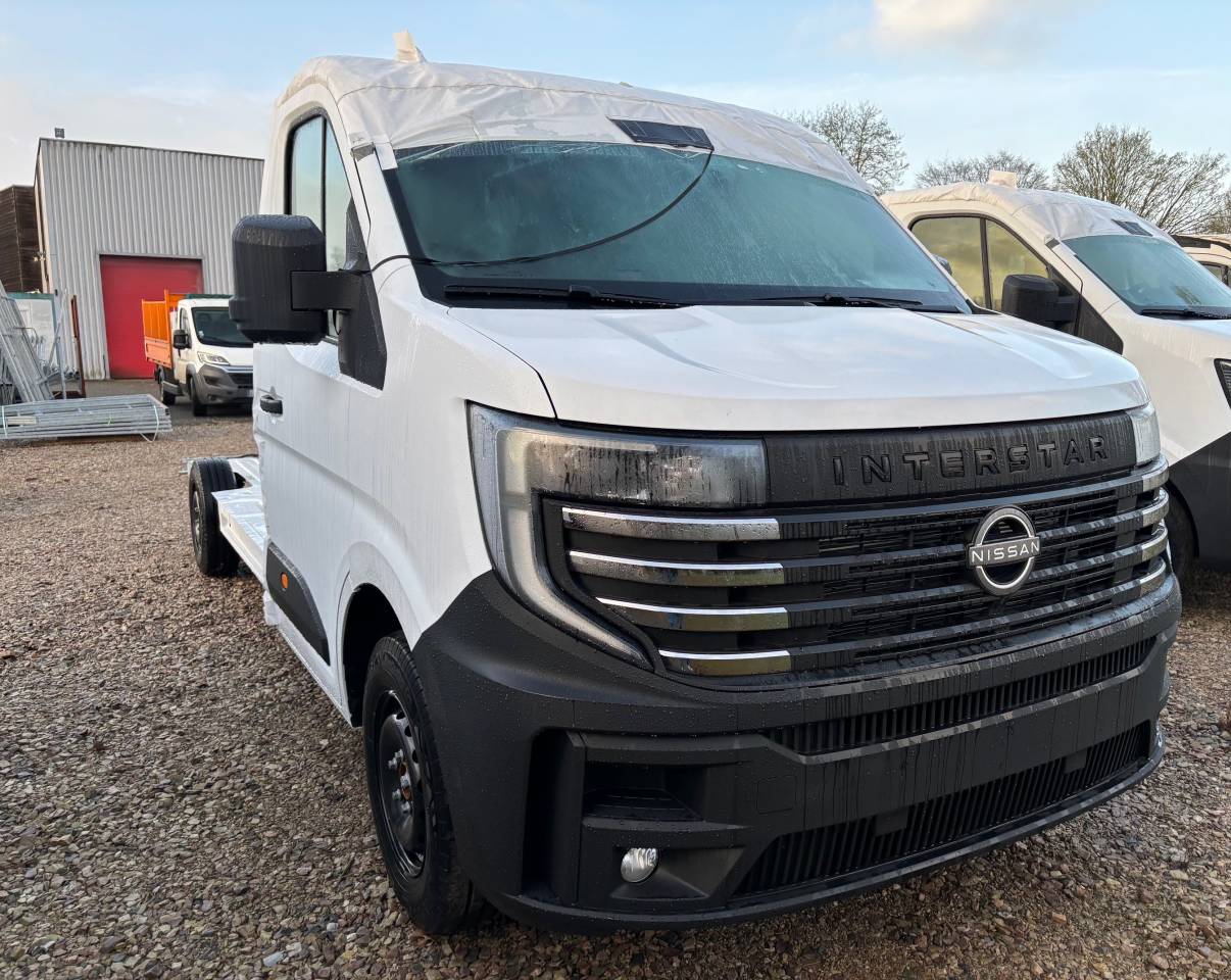 Nissan Interstar 150ch carrosserie 2 places stalle 