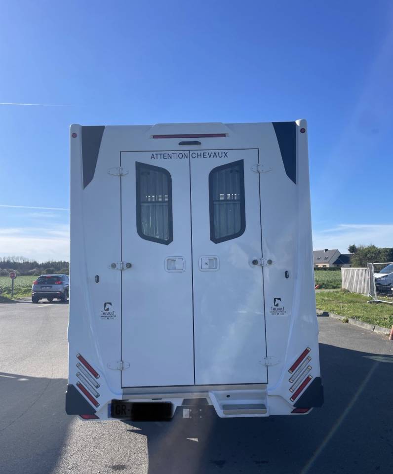 camion Theault proteo switch stalles.