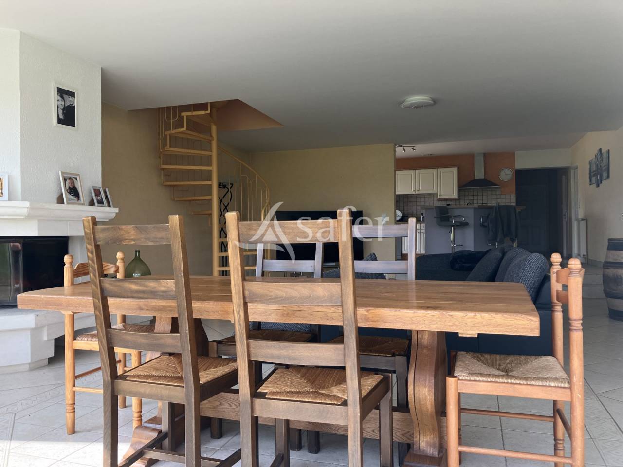 Propri&eacute;t&eacute; rurale de 3 ha - Maison moderne de 240 m&sup2; - 1 b&acirc;ti