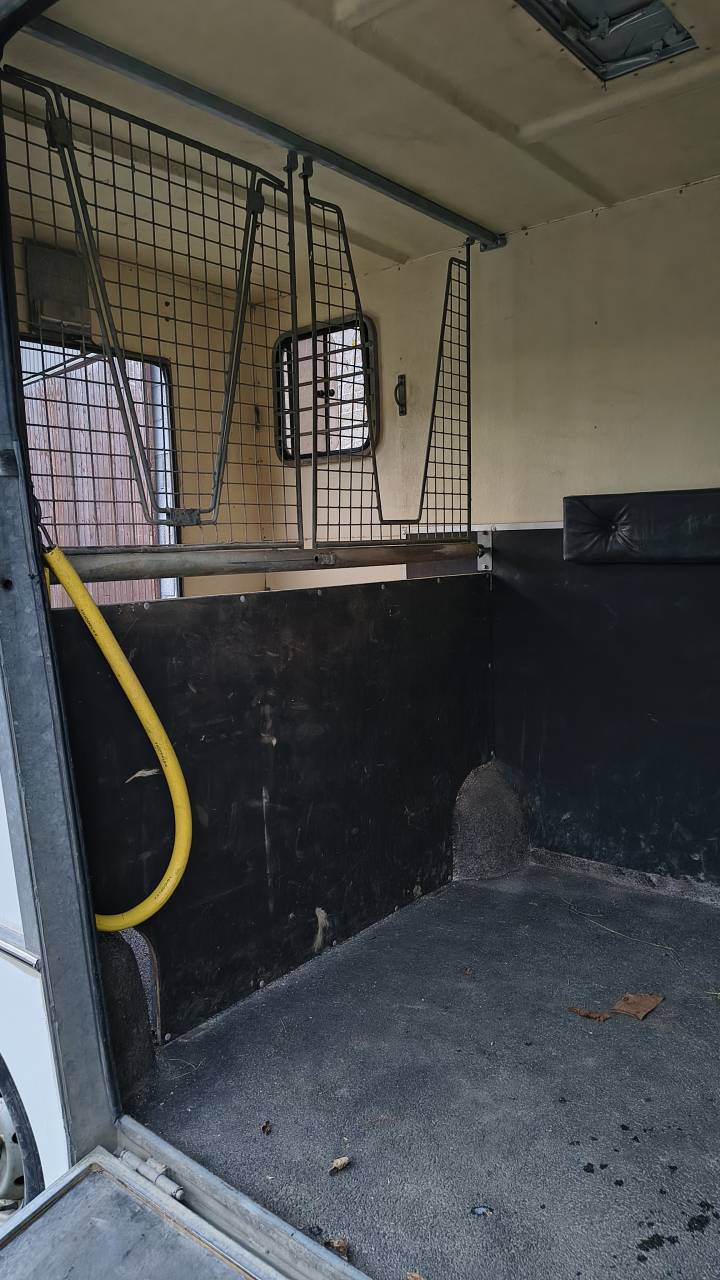 Camion VL chevaux 2 places