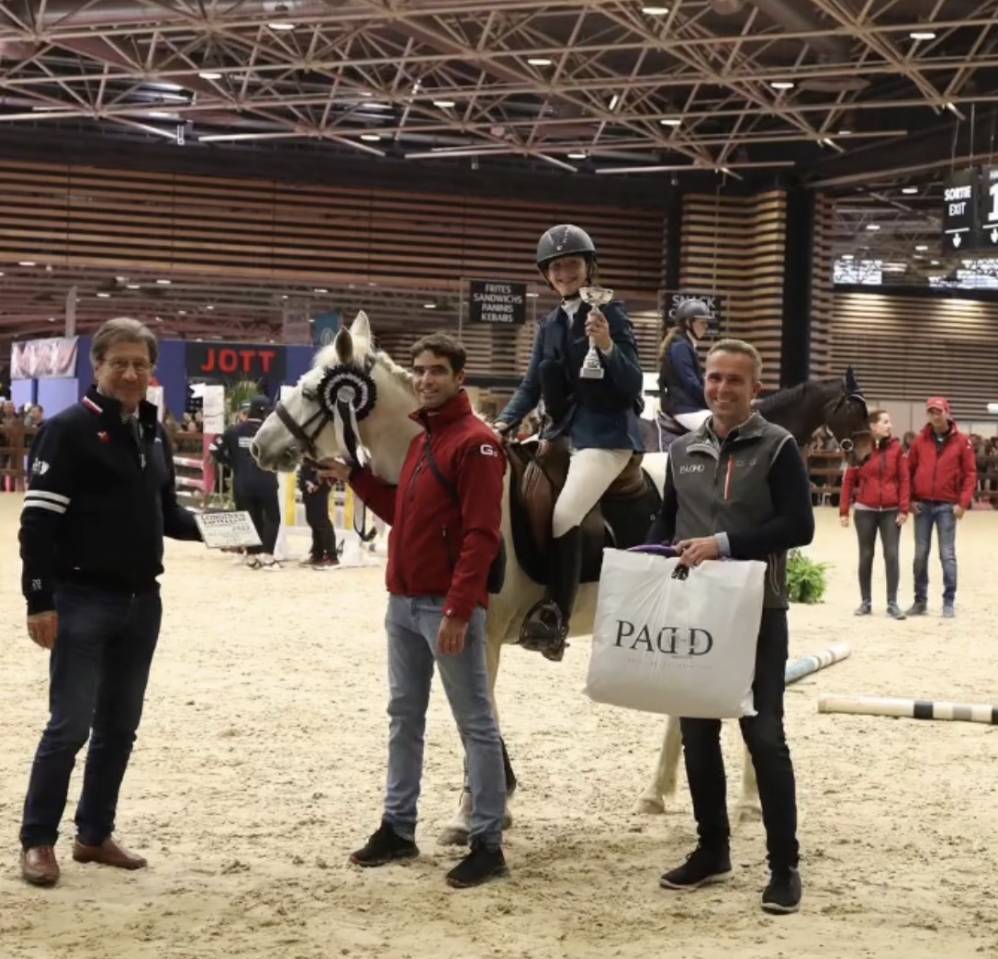 Ponette ma&icirc;tre d&rsquo;&eacute;cole 