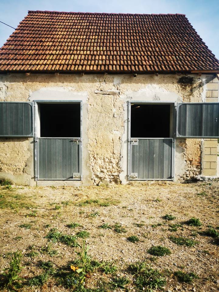 Maison pour chevaux - Quiers sur bezondes