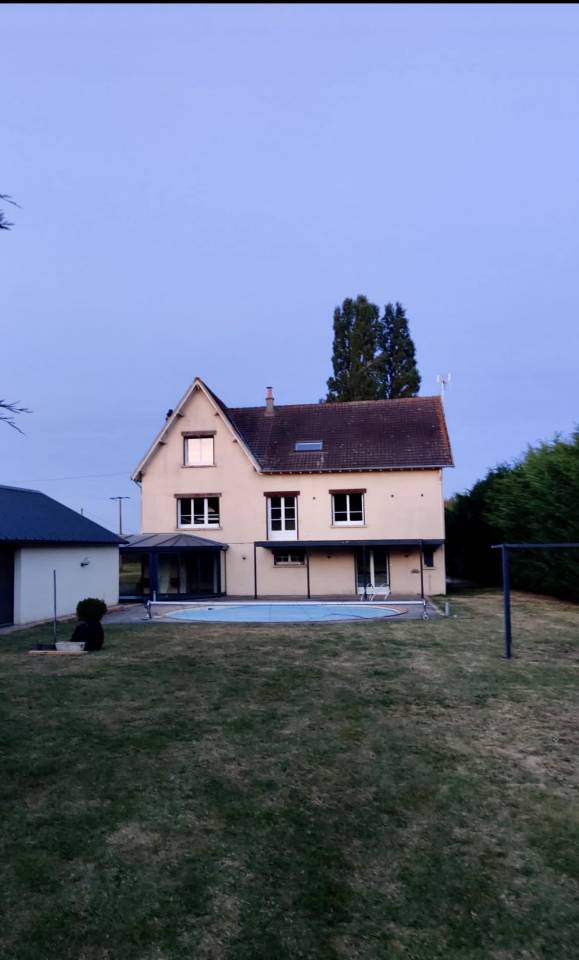 Maison 250m2 avec + 8 hectares