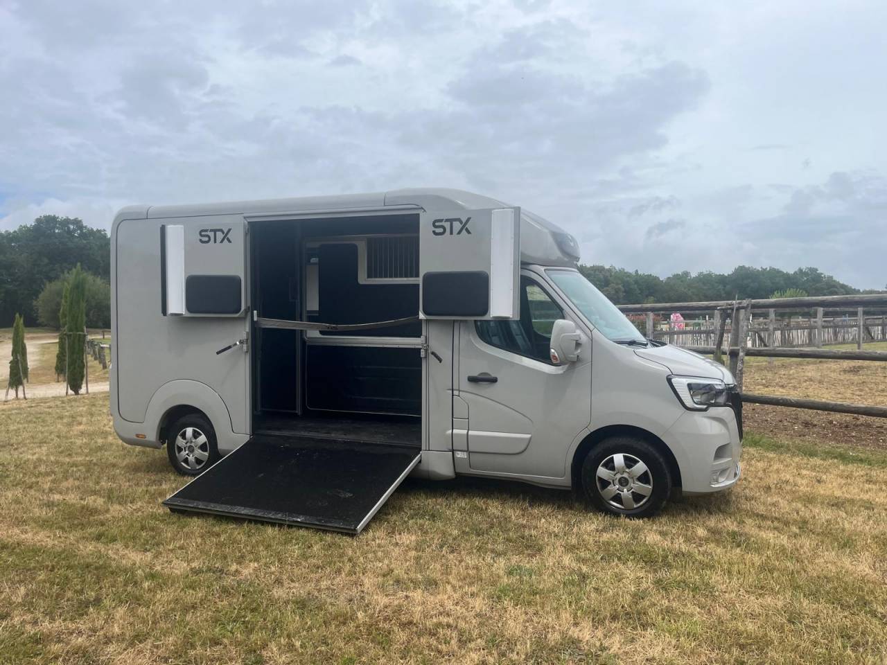 Stx 2024/ 3 places/18000 km