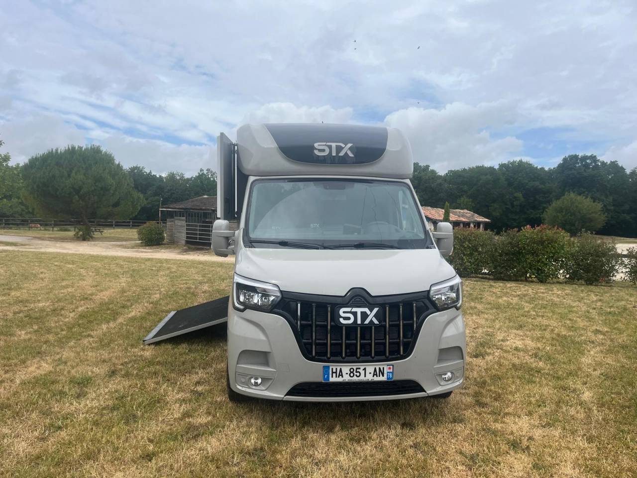 Stx 2024/ 3 places/18000 km