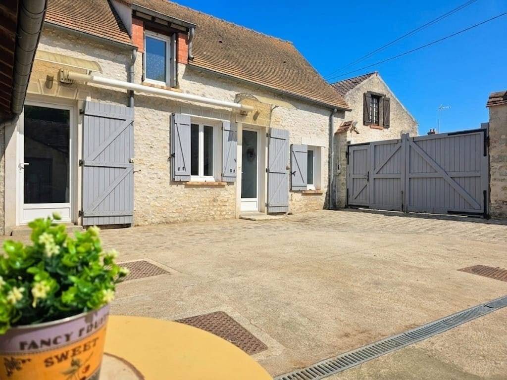 Propri&eacute;t&eacute; &eacute;questre avec maison en pierre - Essonne