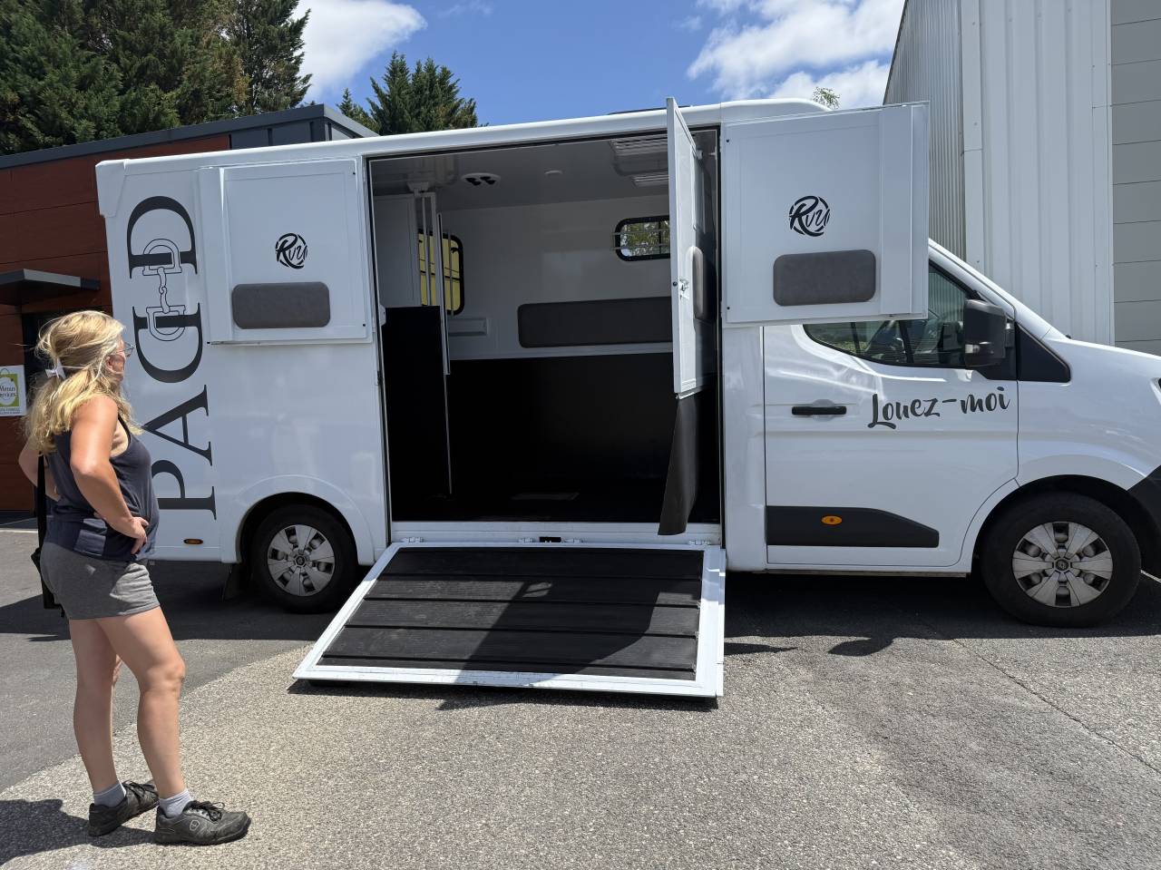 VL 2 chevaux  Nouveau master 170cv BM