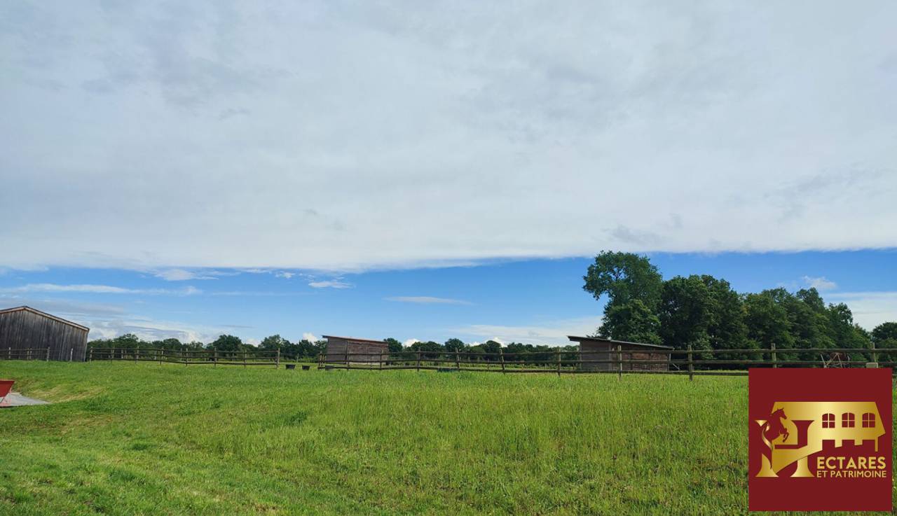 Propri&eacute;t&eacute; 21 hectares 2 habitations