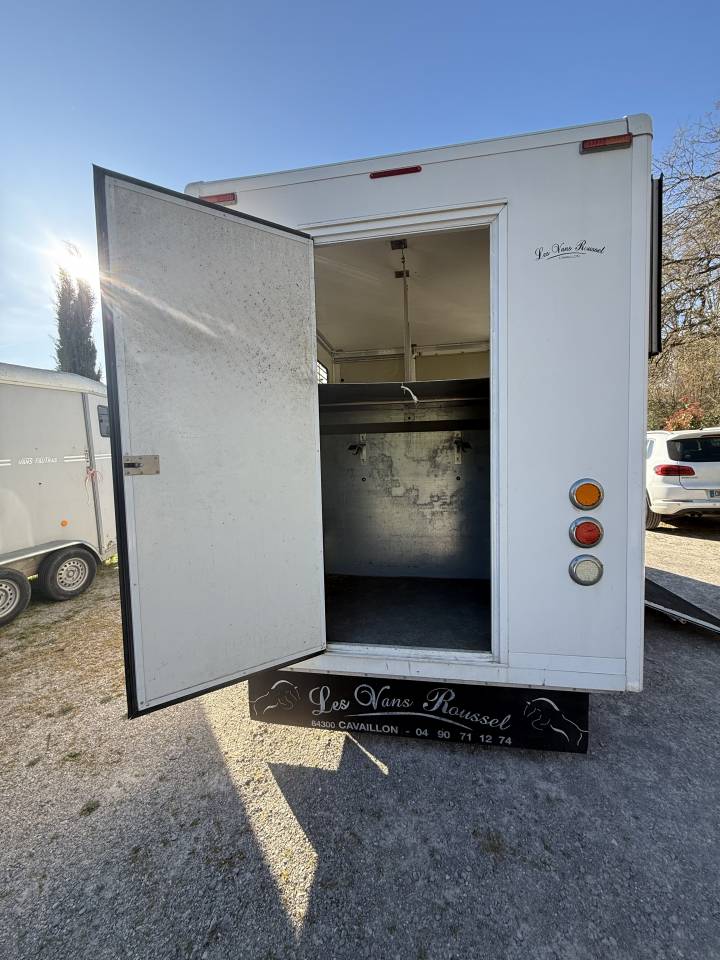 RENAULT MASTER VL CHEVAUX &ndash; VANS ROUSSEL &ndash; 122 000 km