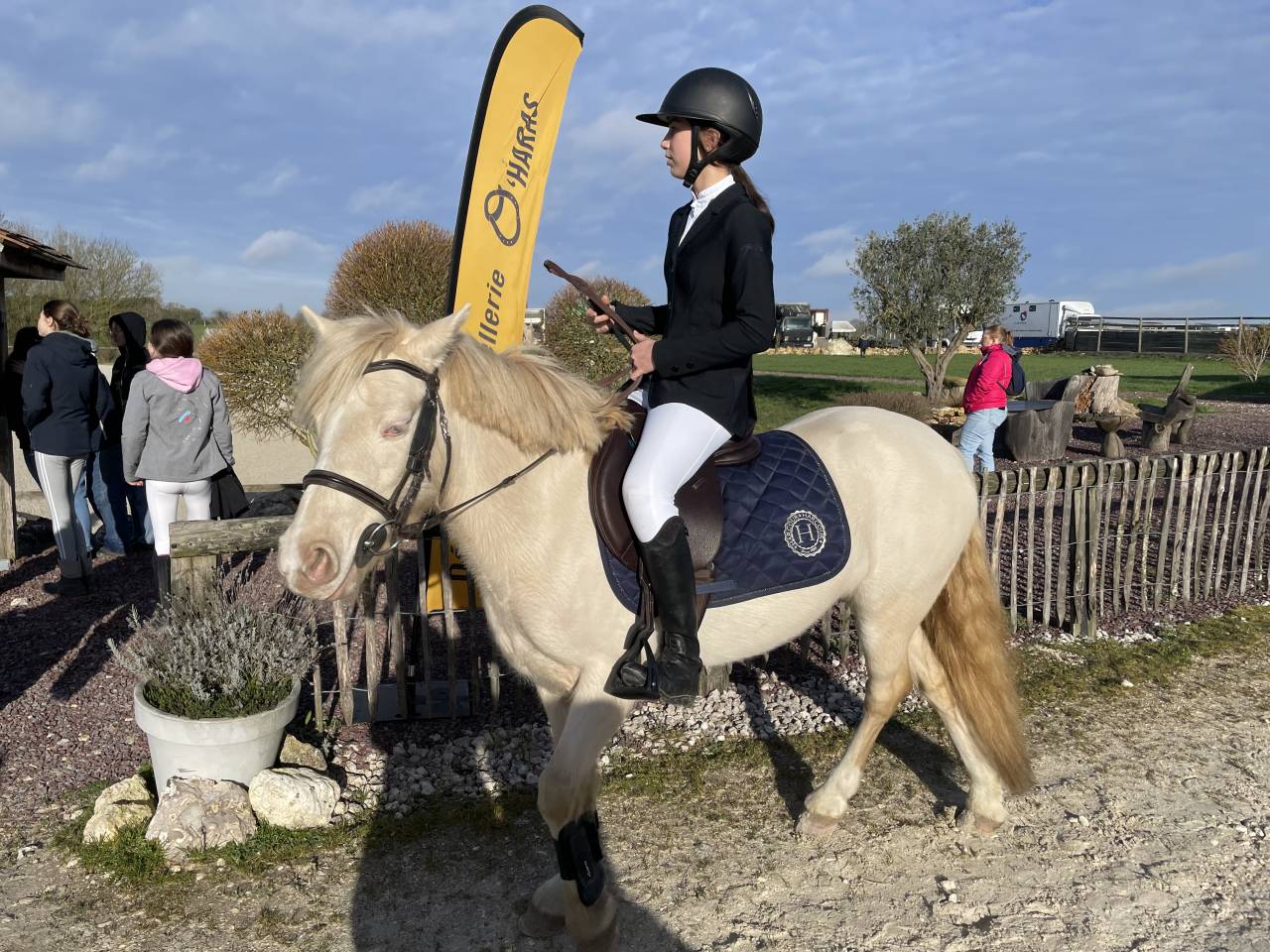 Superbe ponette 1m40