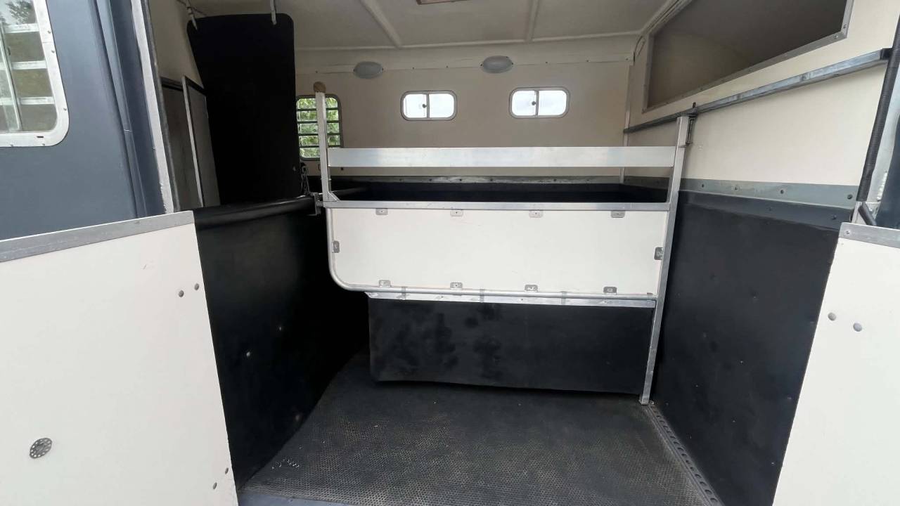 Camion chevaux 2 places &ndash; Peugeot Boxer 2.2 HDi  