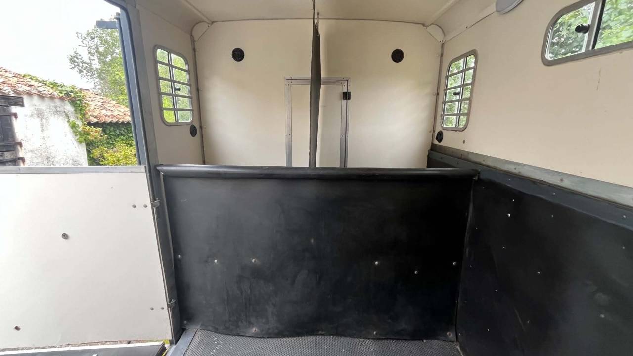 Camion chevaux 2 places &ndash; Peugeot Boxer 2.2 HDi  
