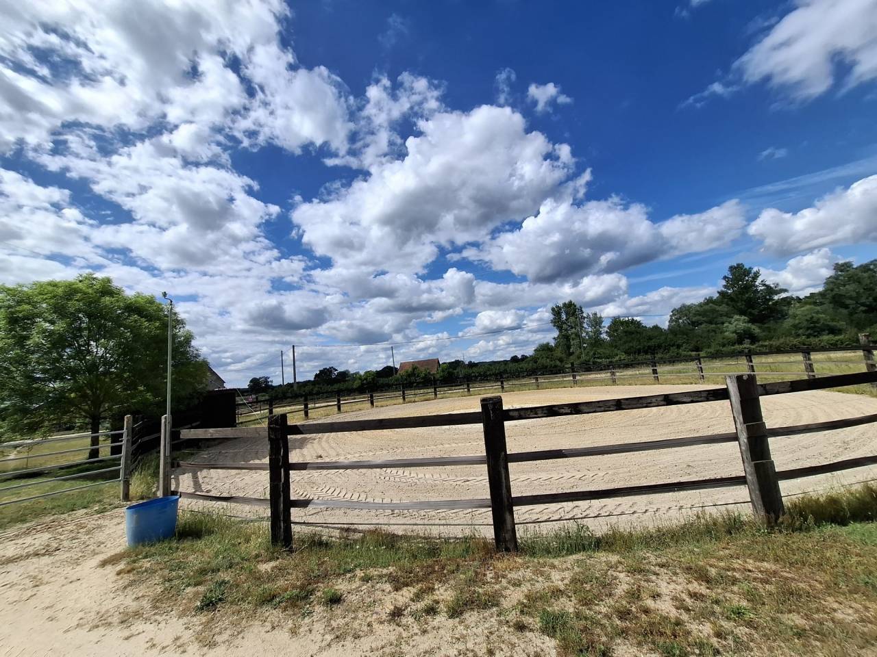 Propri&eacute;t&eacute; &eacute;questre de caract&egrave;re sur plus de 5 hectares  S